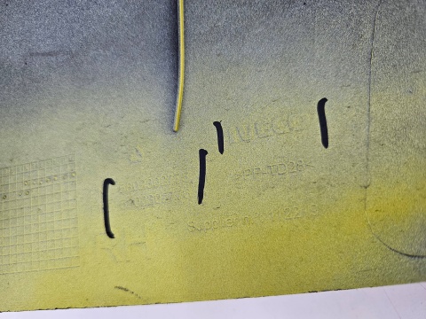 Listwa Iveco S-Way sway prawa przednia nakładka maskownica nad reflektor lampę 2019r.- 5802302775 / 5802302776