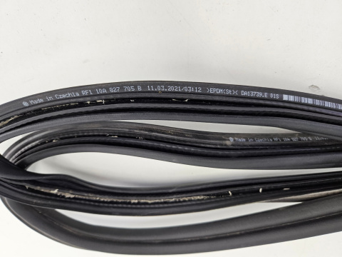 Uszczelka VW ID.3 id3 Cupra Born guma klapy bagażnika wewnętrzna 10a827705b