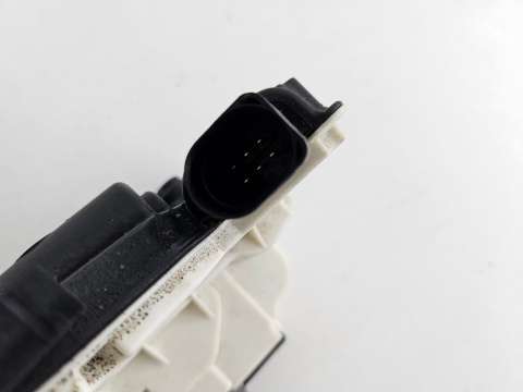 Zamek drzwi VW Tiguan I 5n0 07-16r. lewy tylny 6pin 5n0839015d