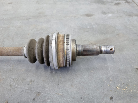 Półoś Lexus IS I is200 98-05r. 2.0 benzyna prawa tylna półoś napędowa przegub