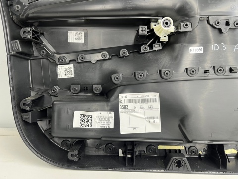 Tapicerka VW ID.3 id3 boczek drzwi prawy przedni pasażera 10b867010g
