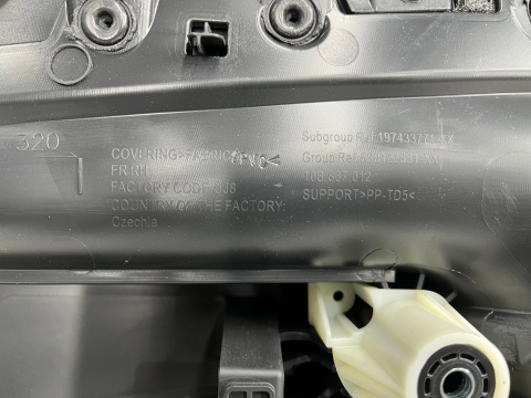 Tapicerka VW ID.3 id3 boczek drzwi prawy przedni pasażera 10b867010g