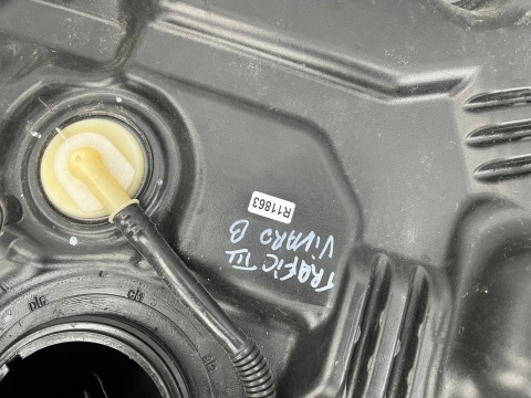 Zbiornik paliwa Renault Trafic III 3 Vivaro B Primastar II NV300 Talento bak 172017757r 9345804