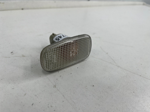 Kierunkowskazy boczne Lexus IS I is200 is300 1998-2005r. w błotnik oryginalny