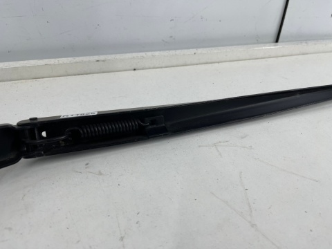 Ramię wycieraczki BMW 5 F10 F11 F06 GT F12 Cabrio F13 Coupe prawa strona pasażera 7203156