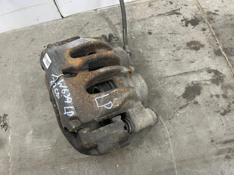 Zacisk hamulcowy Mercedes Vito Viano w639 2.2cdi lewy przedni jarzmo BREMBO 928908