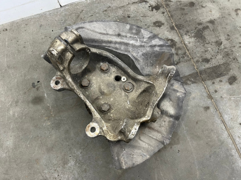 Zwrotnica BMW 7 E65 E66 piasta lewa przednia benzyna diesel 6753461