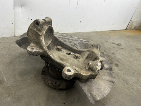 Zwrotnica BMW 7 E65 E66 piasta lewa przednia benzyna diesel 6753461