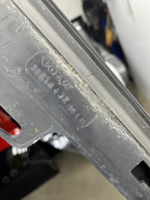 Nakładka progu Volvo V40 S40 sedan kombi 95-04r. lewa listwa próg zewnętrzny 30618432