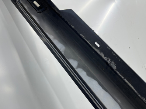 Nakładka progu BMW 7 G11 lewa listwa lewy próg zewnętrzny 7357127