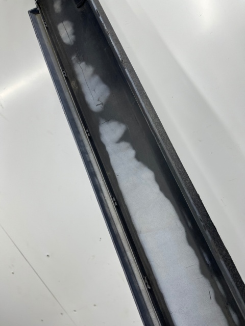 Nakładka progu BMW 7 G11 lewa listwa lewy próg zewnętrzny 7357127