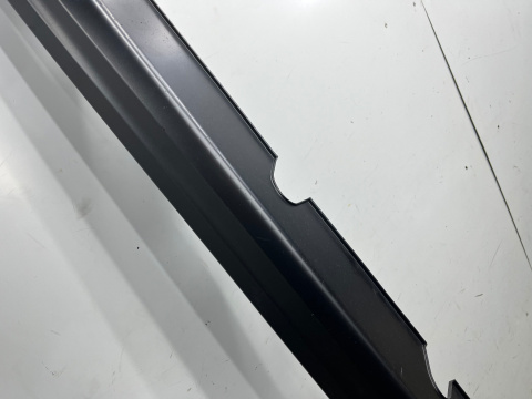 Nakładka progu Hyundai Kona Elektric 18r.- prawa listwa prawy próg zewnętrzny 87754-K4000