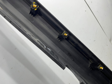 Nakładka progu Hyundai Kona Elektric 18r.- prawa listwa prawy próg zewnętrzny 87754-K4000