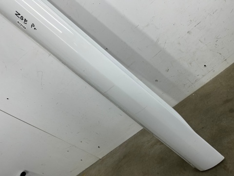 Nakładka progu Renault Zoe 12r.- prawa listwa prawy próg zewnętrzny 764263059R