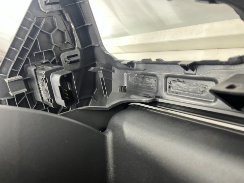 Deska rozdzielcza VW ID.3 id3 dół deski osłona dolna ze schowkiem pasażera 10b858416