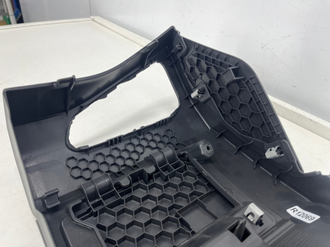 Deska rozdzielcza VW ID.3 id3 plastik osłona dolna pod kierownicą zaślepka bezpieczników 10b858415