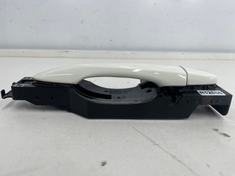 Klamka Nissan Qashqai II 2 J11 13-21r. tylna lewa zewnętrzna rączka uchwyt drzwi podstawa 8061122134