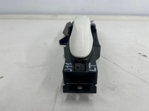 Klamka Nissan Qashqai II 2 J11 13-21r. tylna lewa zewnętrzna rączka uchwyt drzwi podstawa 8061122134