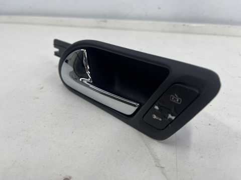 Klamka VW Golf V 5 lewa przednia wewnętrzna rączka uchwyt drzwi kierowcy chrom 1k1837113
