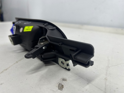 Klamka VW Golf V 5 lewa przednia wewnętrzna rączka uchwyt drzwi kierowcy chrom 1k1837113