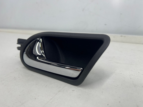 Klamka VW Golf V 5 lewa tylna wewnętrzna rączka uchwyt drzwi chrom 1k1839113b