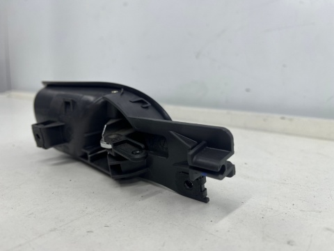 Klamka VW Golf V 5 lewa tylna wewnętrzna rączka uchwyt drzwi chrom 1k1839113b