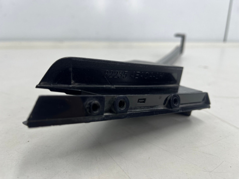 Plastik Nissan Qashqai II J11 13-21r. lewa osłona zaślepka nakładka trójkąt drzwi tylnych prowadnica szyby 822354ea0a