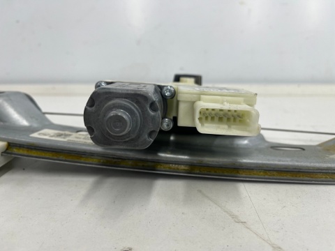 Podnośnik szyb Nissan Qashqai II 2 J11 Renault Kadjar 2013-2021r. silniczek mechanizm lewy tył 6pin 82701-hv00b