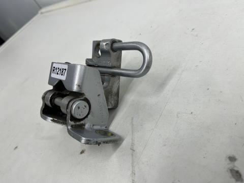 Zawias drzwi VW Golf V 5 HB 5drzwi lewy tylny ogranicznik drzwi 1k4833411h
