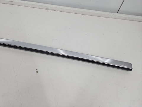 Listwa Volvo V90 kombi 2016r.- lewa przednia nakładka drzwi dolna listwa chrom dobry stan 31447623