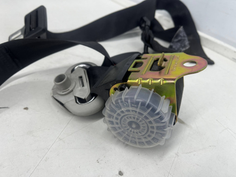 Pas bezpieczeństwa VW Golf IV 4 Bora KOMBI prawy tylny czarny 1j9857806d