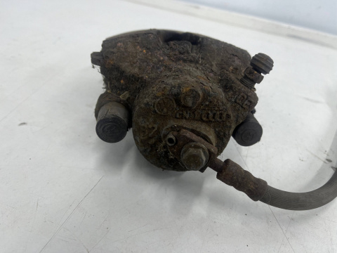 Zacisk hamulcowy VW Golf V VI Caddy 3 Passat B5 B6 B7 Polo Audi a3 8p OCTAVIA Fabia Ibiza Leon prawy przedni