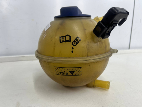 Zbiorniczek VW Golf IV 4 Bora Audi A3 8l TT Ibiza II Leon I Octavia I płynu chłodzącego wyrównawczy 1j0121403b