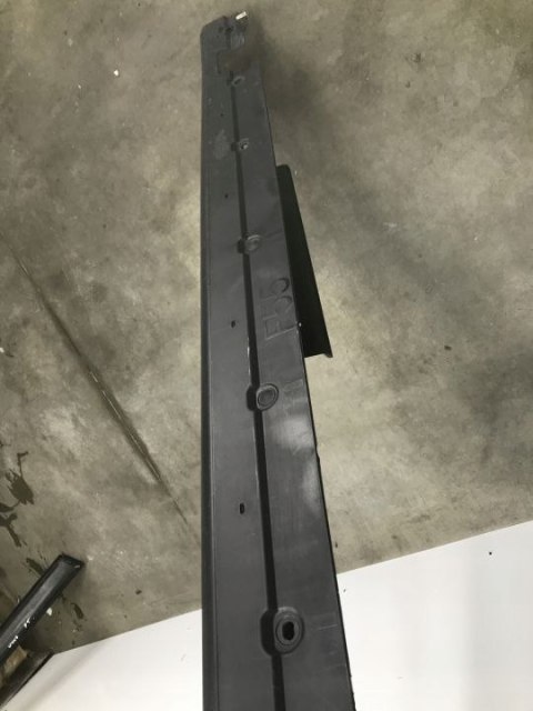 Nakładka progu Mini Cooper F55 2014r.- 3Drzwi prawa listwa próg zewnętrzny 51777315524