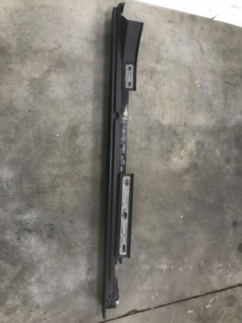 Nakładka progu Mini Cooper F55 2014r.- 3Drzwi prawa listwa próg zewnętrzny 51777315524
