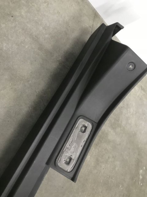 Nakładka progu Mini Cooper F55 2014r.- 3Drzwi prawa listwa próg zewnętrzny 51777315524