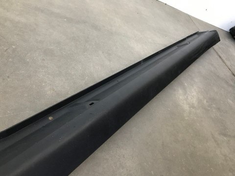 Nakładka progu Mitsubishi Outlander 3 III 12-22r. prawa listwa próg zewnętrzny 6512A422