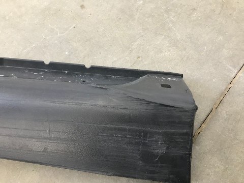 Nakładka progu Mitsubishi Outlander 3 III 12-22r. prawa listwa próg zewnętrzny 6512A422