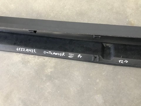 Nakładka progu Mitsubishi Outlander 3 III 12-22r. prawa listwa próg zewnętrzny 6512A422