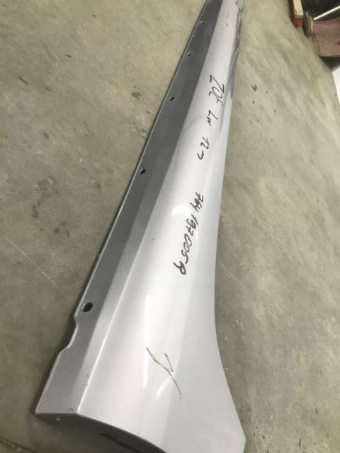 Nakładka progu Renault Zoe 12r.- lewa listwa próg zewnętrzny 764197005R