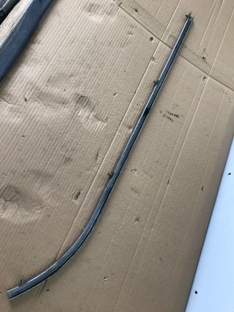 Prowadnica drzwi Mercedes Vito Viano W639 03-14r. prawa górna dolna środkowa boczna listwa szyna drzwi przesuwnych KOMPLET