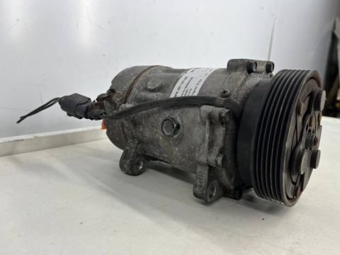 Kompresor klimatyzacji VW Golf Polo Transporter T5 AUDI A3 TT Octavia IBIZA LEON sprężarka 8fk351127-381 760305h01083