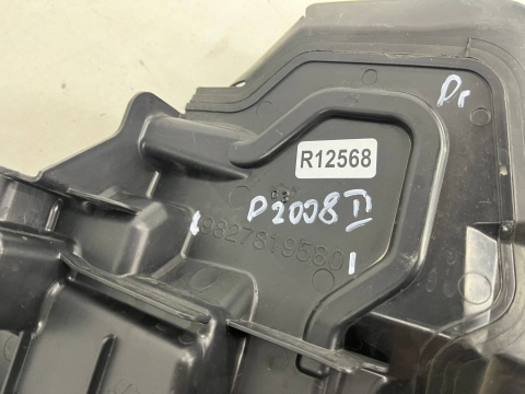 Osłona chłodnicy Peugeot 2008 II 19r.- prawa kierownica powietrza pasa przedniego oryginalna 9827819580