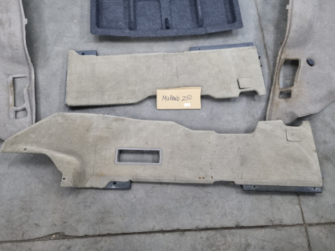 Tapicerka Nissan Murano I Z50 03-08r. wykładzina podłoga dywan bagażnika boczki KOMPLET