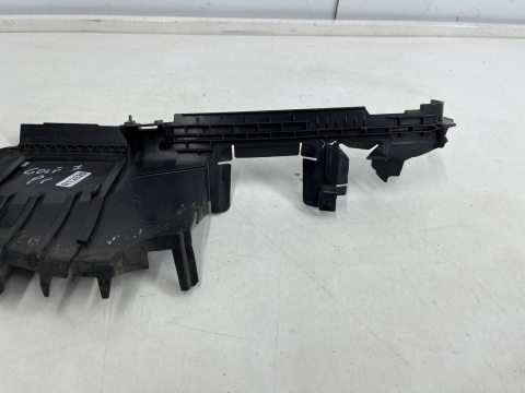 Osłona chłodnicy VW Golf 7 VII 12-20r. prawa kierownica powietrza pasa przedniego oryginalna 5g0121284n