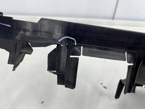 Osłona chłodnicy VW Golf 7 VII 12-20r. prawa kierownica powietrza pasa przedniego oryginalna 5g0121284n