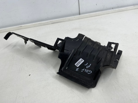 Osłona chłodnicy VW Golf 7 VII 12-20r. prawa kierownica powietrza pasa przedniego oryginalna 5g0121284n