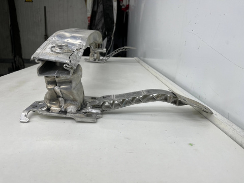 Belka zderzaka Peugeot 2008 13-19r przednie wzmocnienie 9678452480