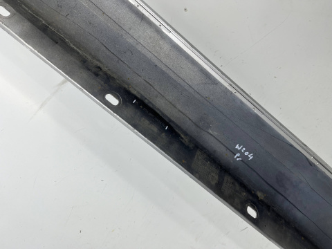 Nakładka progu Mercedes C klasa W204 prawa listwa prawy próg zewnętrzny A2046900440