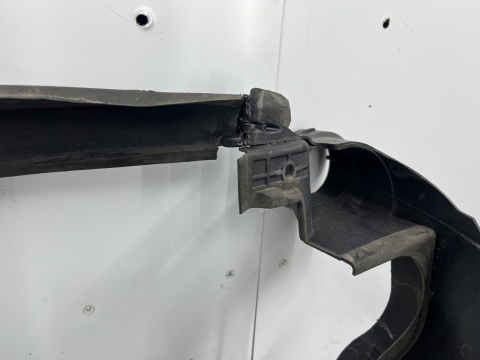 Osłona chłodnicy Mercedes GL I x164 06-12r. kierownica powietrza pasa przedniego a1645000416